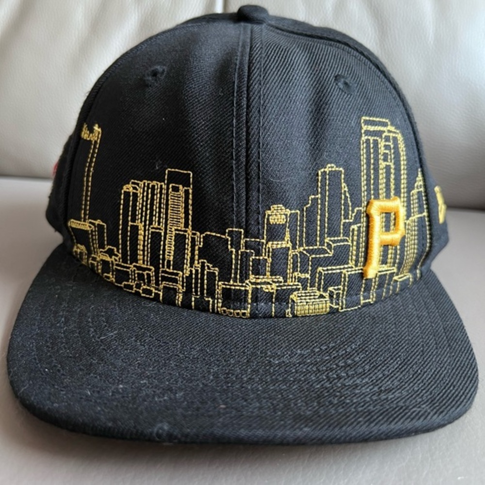 RARE! Pittsburgh Pirates & Steelers youth  6 3/4 fitted New Era Black/Yellow